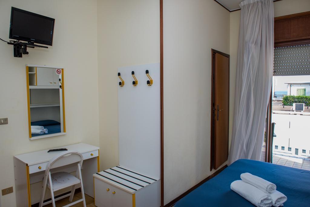 Hotel Malibran Лидо ди Йезоло Екстериор снимка