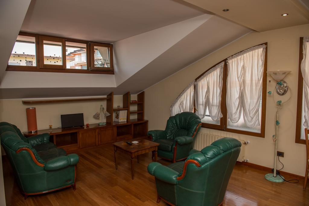 Hotel Malibran Лидо ди Йезоло Екстериор снимка