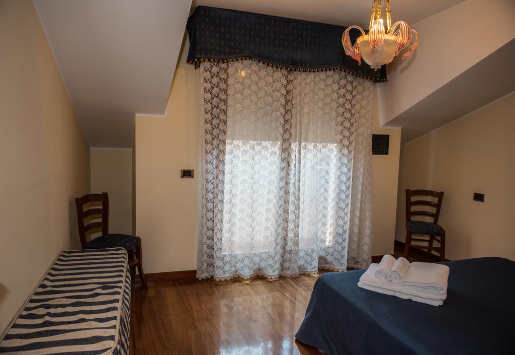 Hotel Malibran Лидо ди Йезоло Екстериор снимка