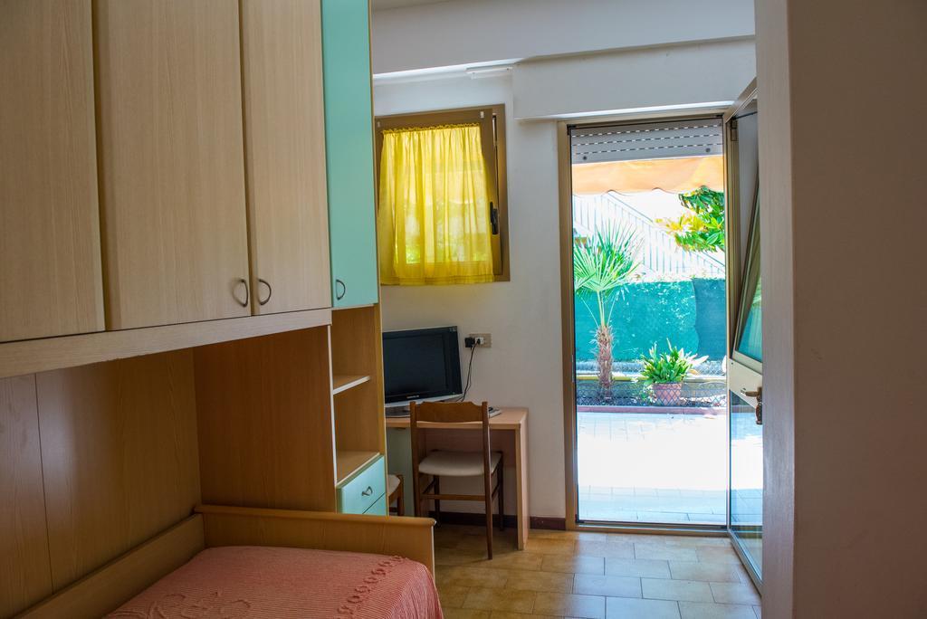 Hotel Malibran Лидо ди Йезоло Екстериор снимка