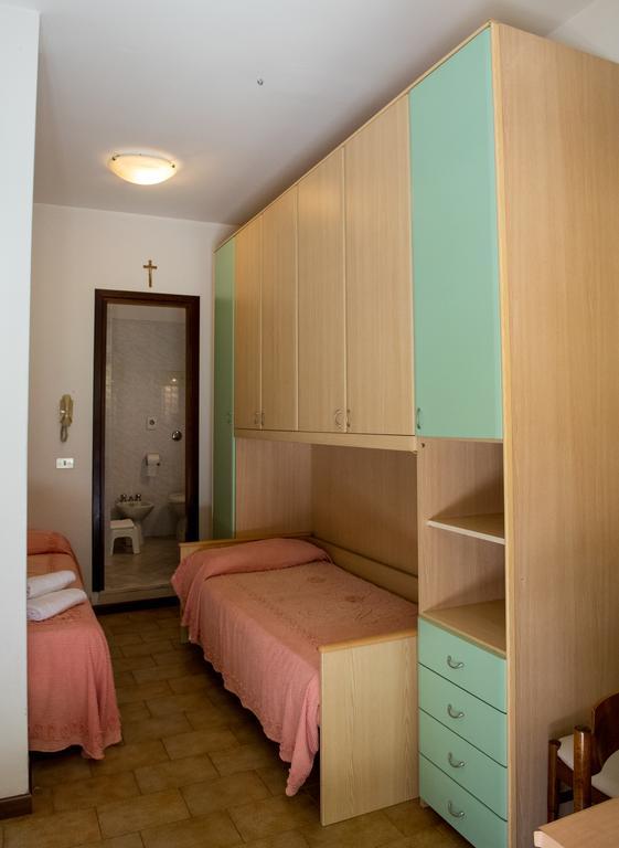 Hotel Malibran Лидо ди Йезоло Екстериор снимка